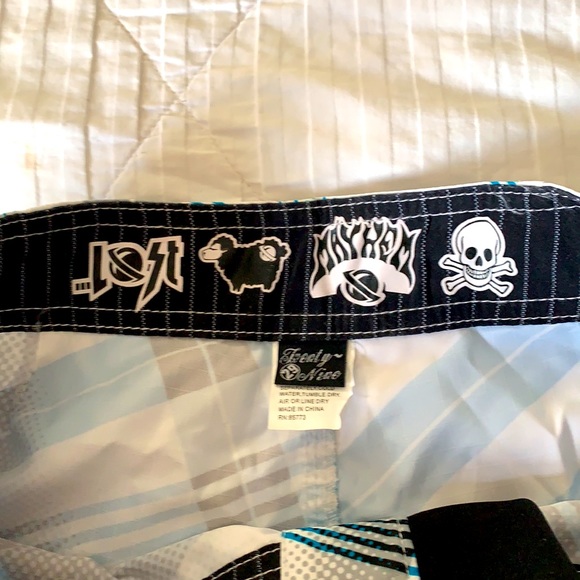 Vintage Lost Mayhem Boy’s Swim Trunks - Picture 4 of 5